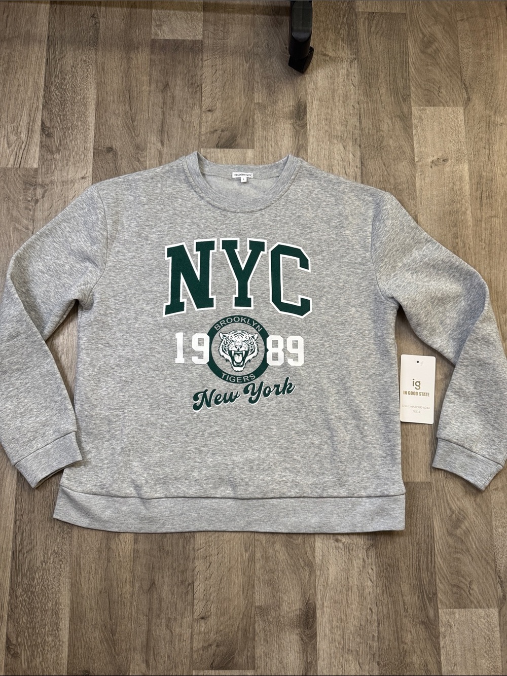 Gray NYC Graphic Sweatshirt - New York. NWTs. Size L